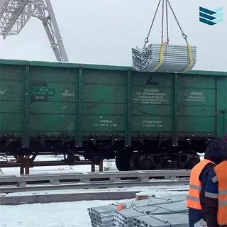 Отправка 520 тонн барьерных ограждений в Павлодар